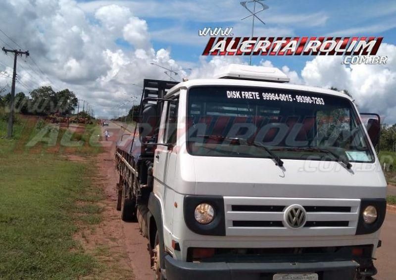 Motociclista fica ferido ao ser atingido por caminhão na RO-010, em Rolim de Moura