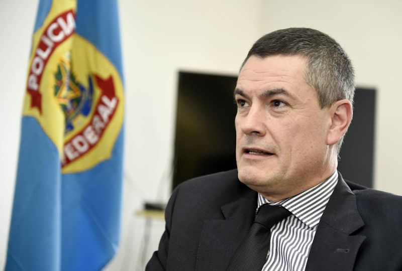 Bolsonaro exonera Valeixo do comando da PF e Moro deve pedir demissão hoje Bolsonaro exonera Valeixo do comando da PF e Moro deve pedir demissão hoje