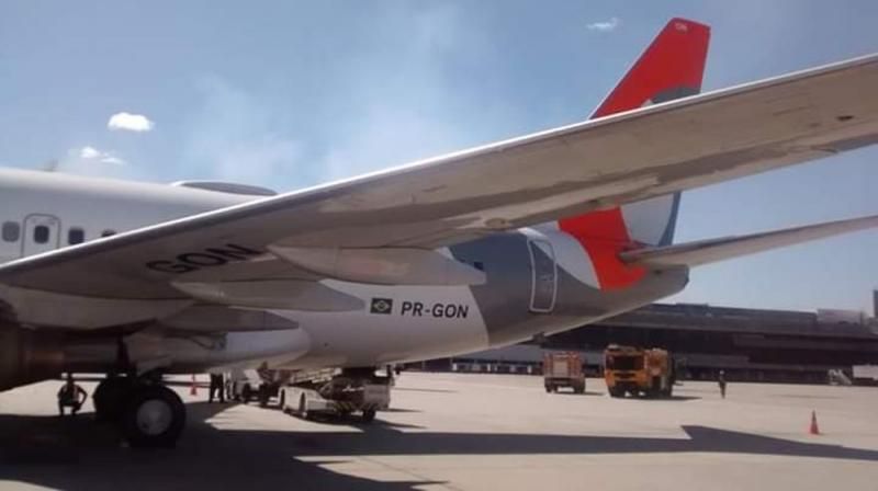 Avião colide com pássaro ao decolar no aeroporto de Guarulhos e turbina pega fogo; veja o vídeo