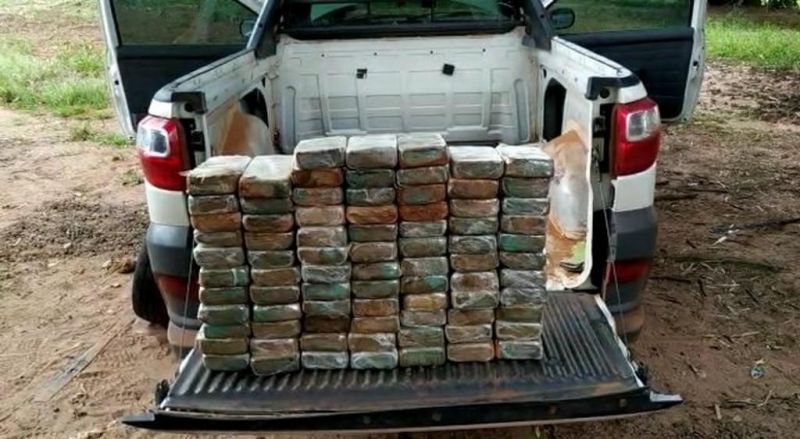 Motorista de caminhonete é preso com quase 100 kg de droga em MT Motorista de caminhonete é preso com quase 100 kg de droga em MT