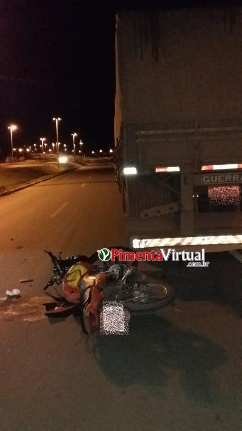Mototaxista morre ao bater na traseira de carreta em Pimenta Bueno Mototaxista morre ao bater na traseira de carreta em Pimenta Bueno
