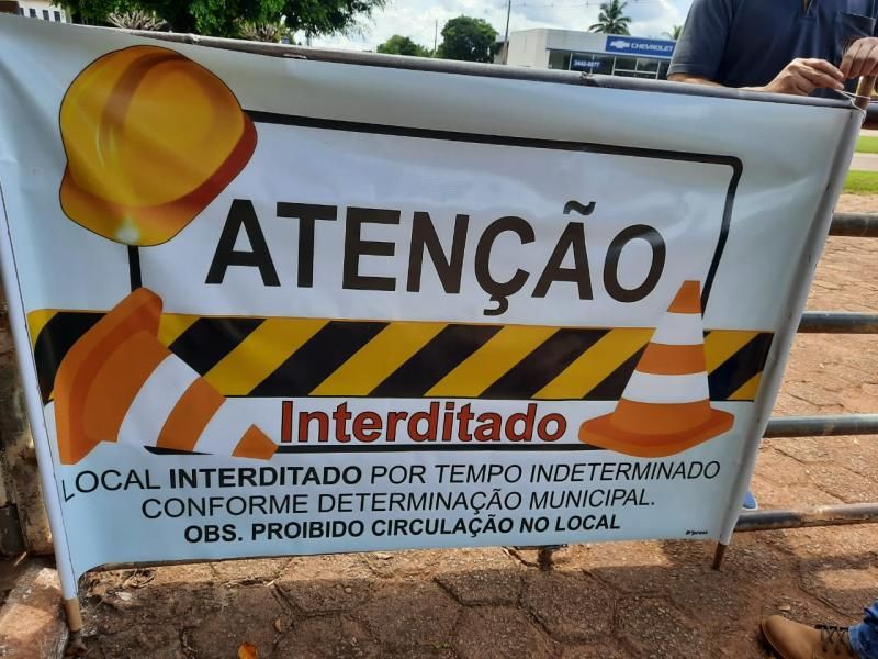 Fiscais da prefeitura de Rolim de Moura interditam pistas de caminhada por causa do Coronavírus