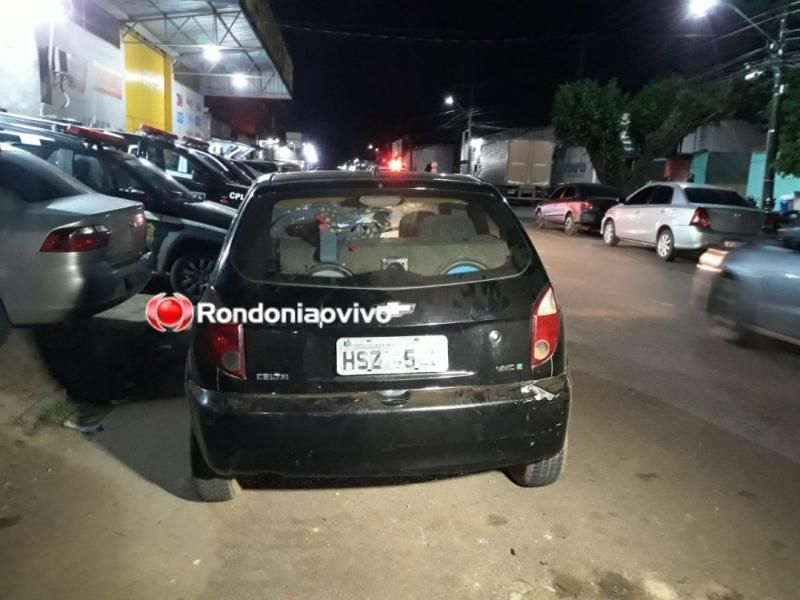 Trio é flagrado com quatro armas e R$ 52 mil após PM abordar carro Trio é flagrado com quatro armas e R$ 52 mil após PM abordar carro