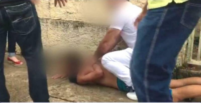 Após ter salão invadido, cabeleireiro persegue ladrão de 59 anos e o imobiliza até chegada da polícia em Vilhena Após ter salão invadido, cabeleireiro persegue ladrão de 59 anos e o imobiliza até chegada da polícia em Vilhena