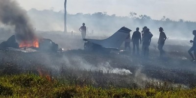 Avião de pequeno porte cai na zona rural de Alta Floresta; veja o vídeo