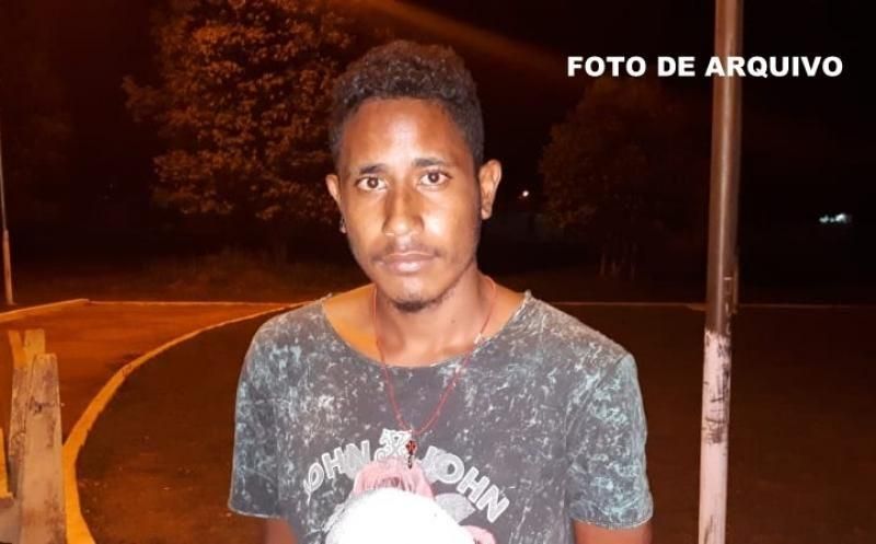 Dupla é presa com pasta base de cocaína na BR-429, em São Francisco Dupla é presa com pasta base de cocaína na BR-429, em São Francisco