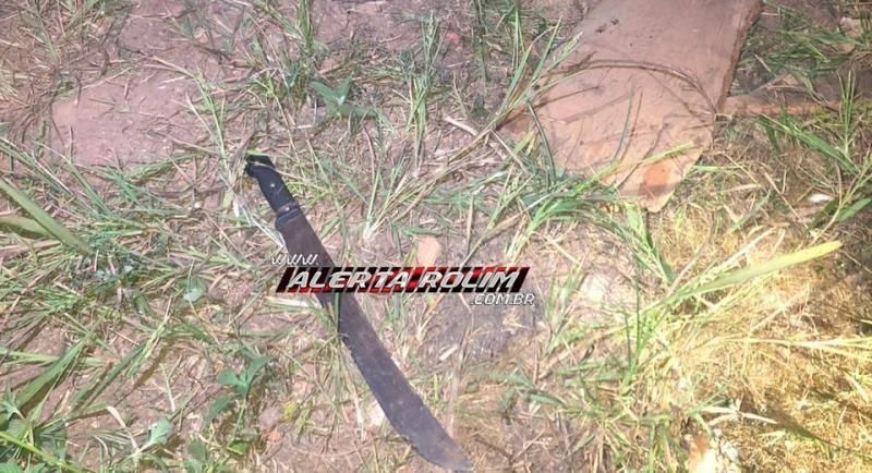 Homem é morto a pauladas e golpes de facão no Bairro Beira Rio, em Rolim de Moura Homem é morto a pauladas e golpes de facão no Bairro Beira Rio, em Rolim de Moura