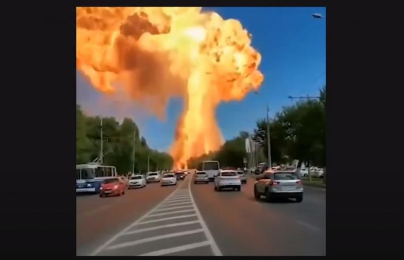 Explosão em posto de combustíveis na Rússia deixa 13 feridos; veja o vídeo