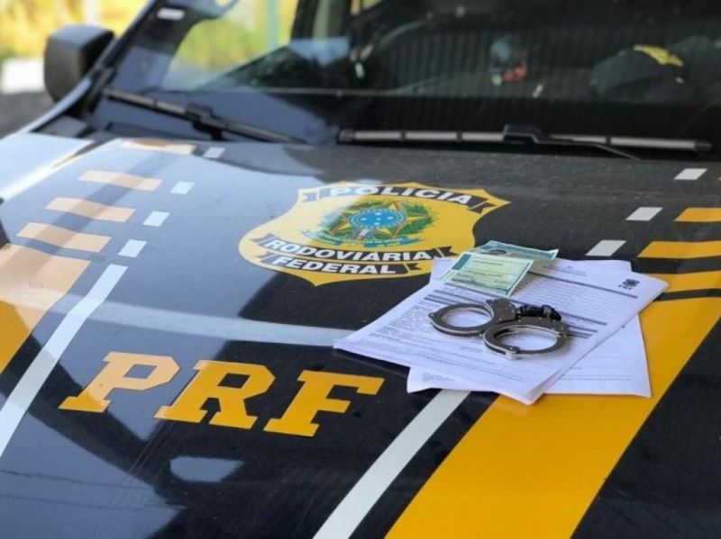 PRF prende motorista por uso de documento falso em São Miguel do Guaporé