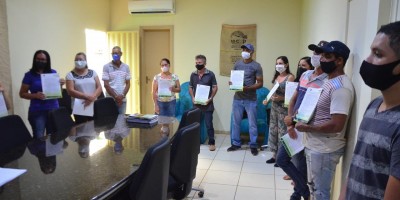 Regularização Fundiária: 11 moradores de Rolim de Moura recebem o “Título Já”