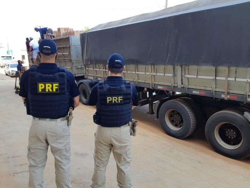 Cachaça avaliada em R$ 160 mil é apreendida sem nota fiscal em Porto Velho Cachaça avaliada em R$ 160 mil é apreendida sem nota fiscal em Porto Velho