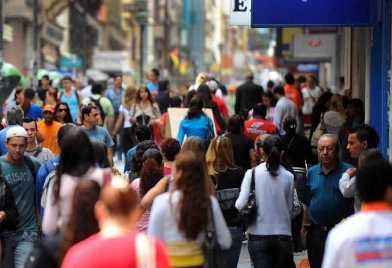 Segundo estimativas do IBGE, Brasil tem mais de 211,7 milhões de habitantes Segundo estimativas do IBGE, Brasil tem mais de 211,7 milhões de habitantes