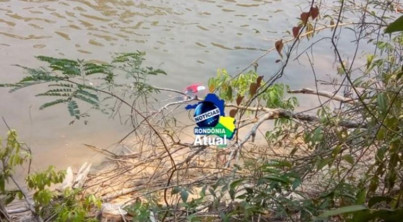 Barco bate em pedra e jovem de 18 anos morre afogado no rio Urupá, em Ji-Paraná