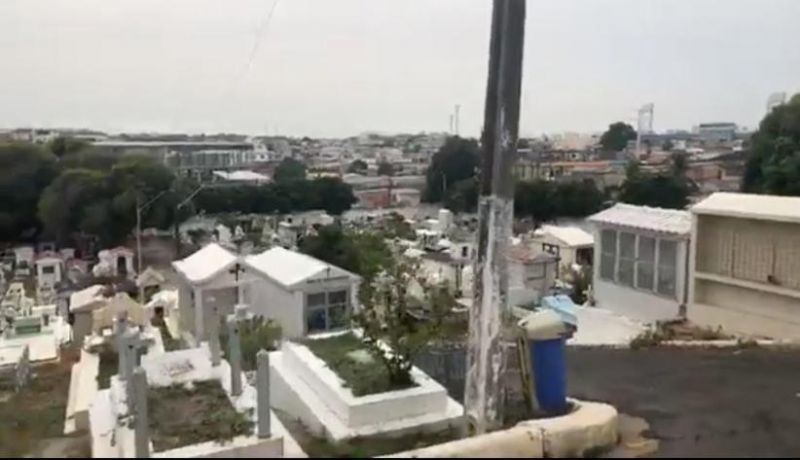 Convite macabro acaba com homem assassinado com tiro na cabeça em cemitério Convite macabro acaba com homem assassinado com tiro na cabeça em cemitério