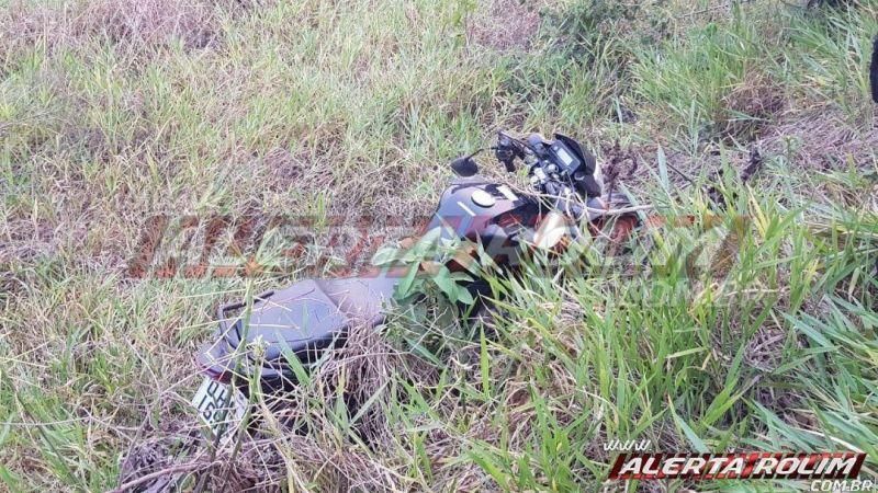 Motociclista sofre queda após sair fora da pista na RO-010 em Rolim de Moura