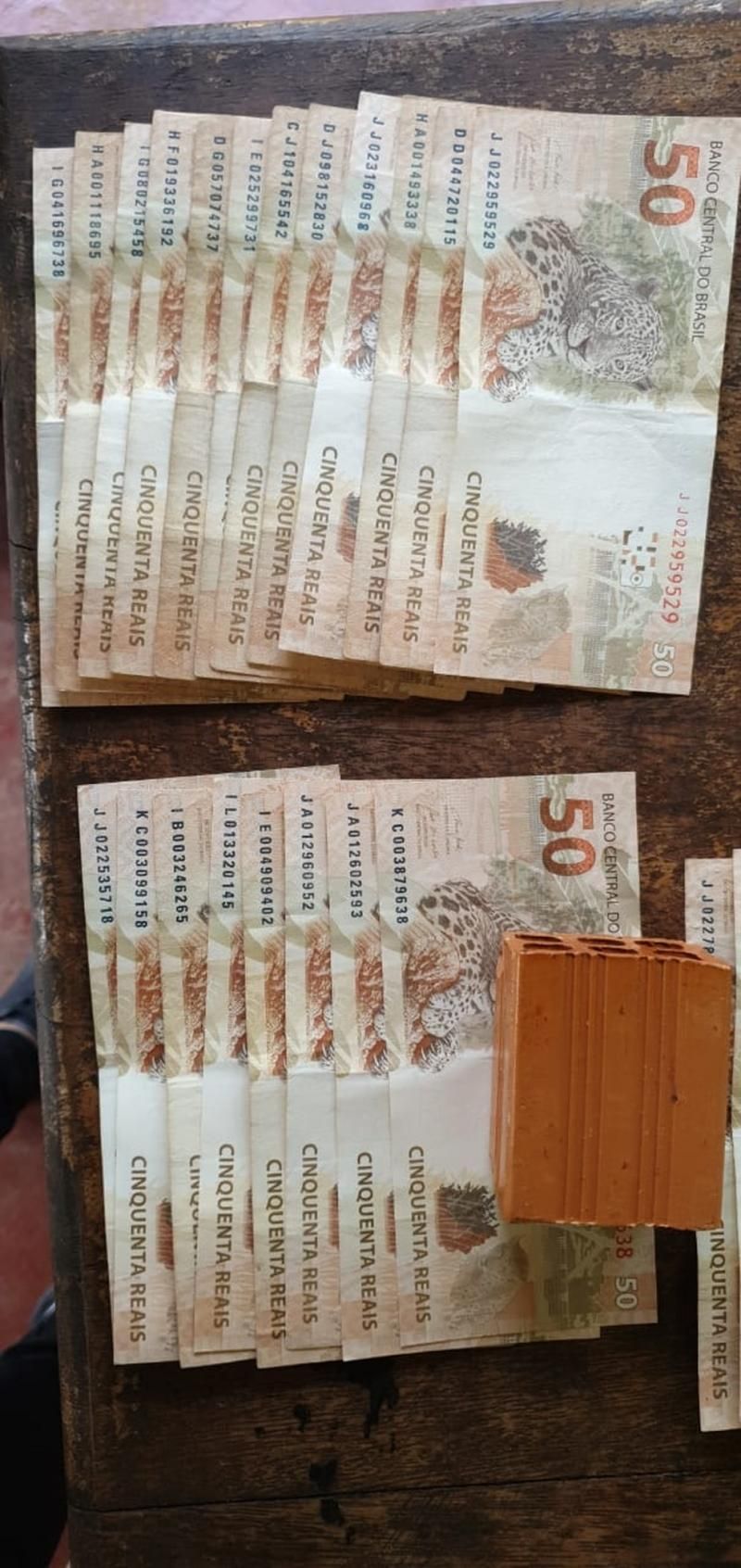 Vídeo mostra prefeitos de RO recebendo dinheiro de propina; Polícia apreende dinheiro e joias nas casas dos prefeitos; Veja imagens Vídeo mostra prefeitos de RO recebendo dinheiro de propina; Polícia apreende dinheiro e joias nas casas dos prefeitos; Veja imagens