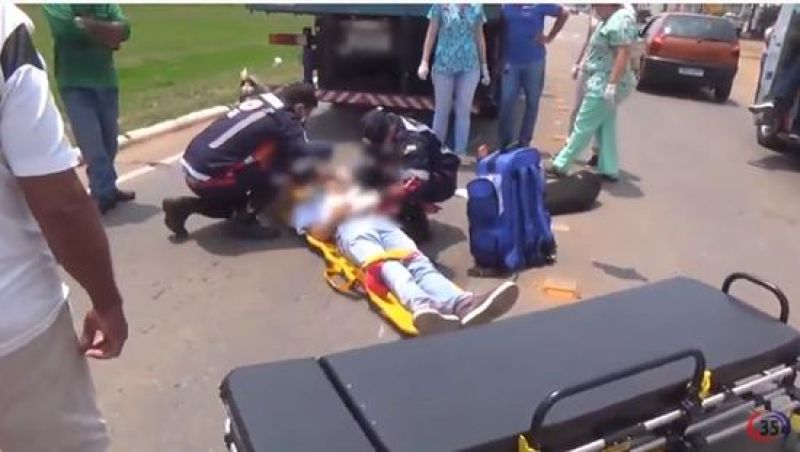 Jovem é atropelado por caminhão em Vilhena; veja o vídeo