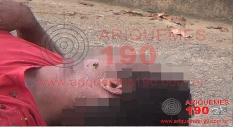 Homem é atendido em estado grave após levar mais 2 mil ferroadas de abelha em Ariquemes Homem é atendido em estado grave após levar mais 2 mil ferroadas de abelha em Ariquemes