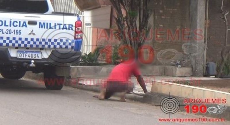 Homem é atendido em estado grave após levar mais 2 mil ferroadas de abelha em Ariquemes Homem é atendido em estado grave após levar mais 2 mil ferroadas de abelha em Ariquemes