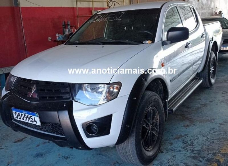 Criminosos pegam carro para fazer Criminosos pegam carro para fazer