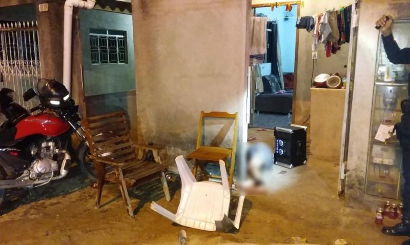 Jovem de 25 anos é morto com oito tiros em Ariquemes Jovem de 25 anos é morto com oito tiros em Ariquemes