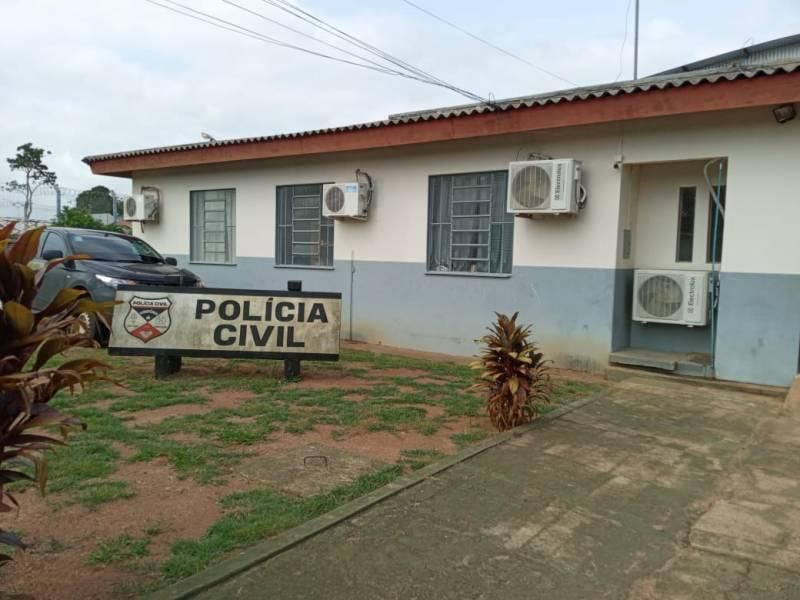 Ladrão furta celulares em loja, esconde Ladrão furta celulares em loja, esconde