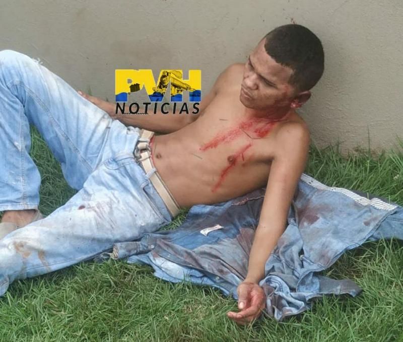 Bandidos são espancados após tentativa de roubo a comércio e provocarem acidente em Porto Velho