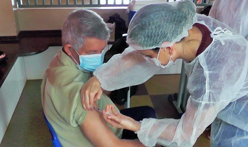 Mais 1,5 mil idosos receberam a 1ª dose da vacina contra a Covid-19 em Rolim de Moura