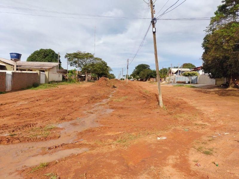 Prefeitura inicia limpeza e recuperação das ruas em Rolim de Moura