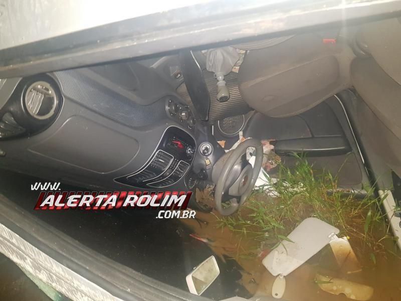 Novo Horizonte: Após capotar carro na RO-010, condutor sai para pedir ajuda e se perde, sendo localizado momentos depois pela PM e Bombeiros Novo Horizonte: Após capotar carro na RO-010, condutor sai para pedir ajuda e se perde, sendo localizado momentos depois pela PM e Bombeiros