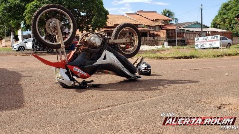 Dois motociclistas ficam feridos após colisão entre motos no Bairro Industrial em Rolim de Moura Dois motociclistas ficam feridos após colisão entre motos no Bairro Industrial em Rolim de Moura