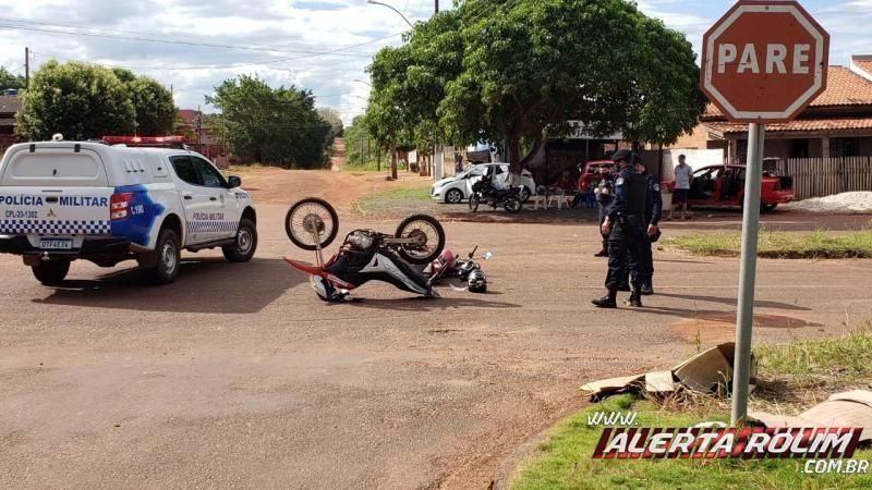 Dois motociclistas ficam feridos após colisão entre motos no Bairro Industrial em Rolim de Moura Dois motociclistas ficam feridos após colisão entre motos no Bairro Industrial em Rolim de Moura