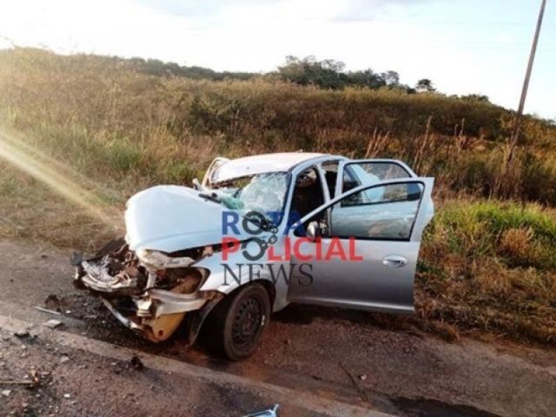 Grave acidente deixa três vítimas feridas na BR-364 em Vilhena Grave acidente deixa três vítimas feridas na BR-364 em Vilhena