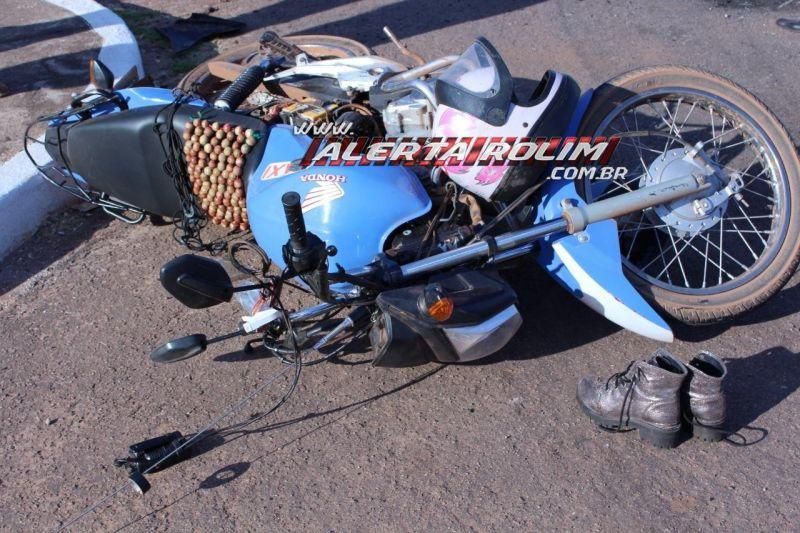Mototaxista é socorrido à UPA após ser atingida por carro no Centro de Rolim de Moura Mototaxista é socorrido à UPA após ser atingida por carro no Centro de Rolim de Moura