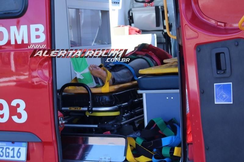 Mototaxista é socorrido à UPA após ser atingida por carro no Centro de Rolim de Moura Mototaxista é socorrido à UPA após ser atingida por carro no Centro de Rolim de Moura