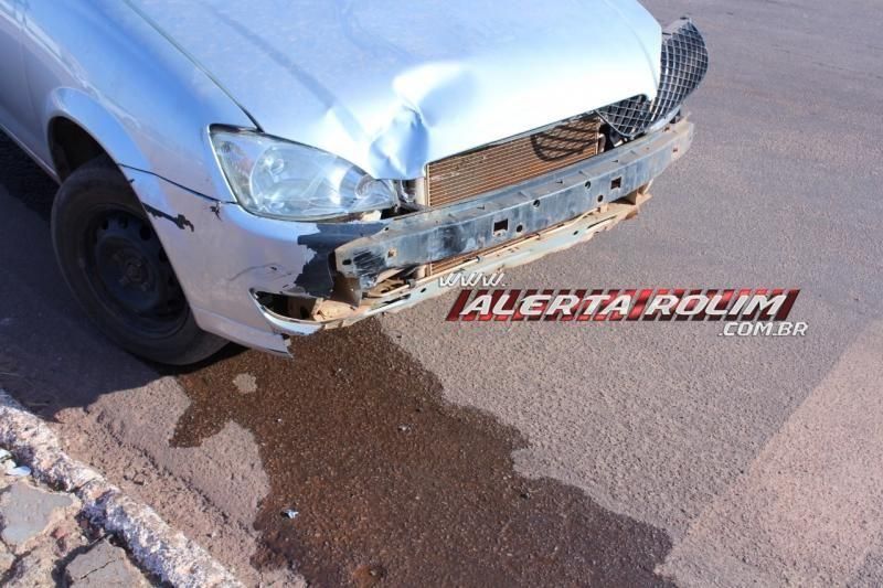 Mototaxista é socorrido à UPA após ser atingida por carro no Centro de Rolim de Moura Mototaxista é socorrido à UPA após ser atingida por carro no Centro de Rolim de Moura