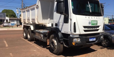 Rolim de Moura recebe caminhão caçamba para agricultura