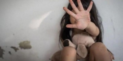 Homem é acusado de estuprar e urinar no rosto de criança de quatro anos