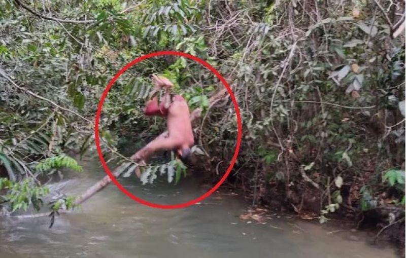 Homem sofre fratura na coluna após galho de arvore quebrar e ele cair de cabeça em rio