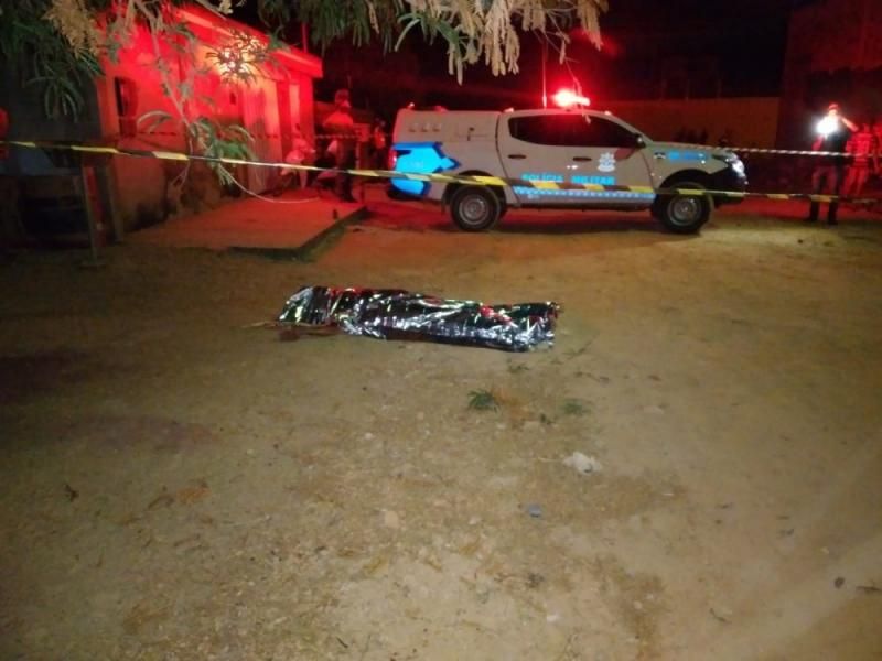 Ex-presidiário é executado a tiros logo após sair de ‘inferninho’, em Ji-Paraná Ex-presidiário é executado a tiros logo após sair de ‘inferninho’, em Ji-Paraná