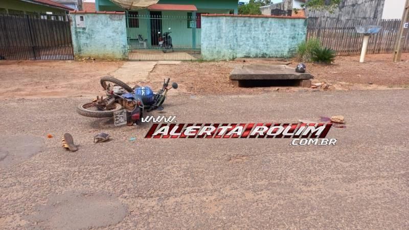 Rolim de Moura: Motociclista é encaminhado a Cacoal após colidir na traseira de caminhonete saindo da garagem e bater cabeça no chão Rolim de Moura: Motociclista é encaminhado a Cacoal após colidir na traseira de caminhonete saindo da garagem e bater cabeça no chão