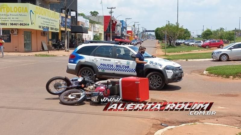Entregador fica ferido após colisão entre motos em Rolim de Moura Entregador fica ferido após colisão entre motos em Rolim de Moura