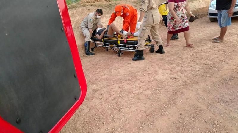Mulher e duas crianças ficam feridas após carro capotar na zona rural de Ji-Paraná; veja o vídeo