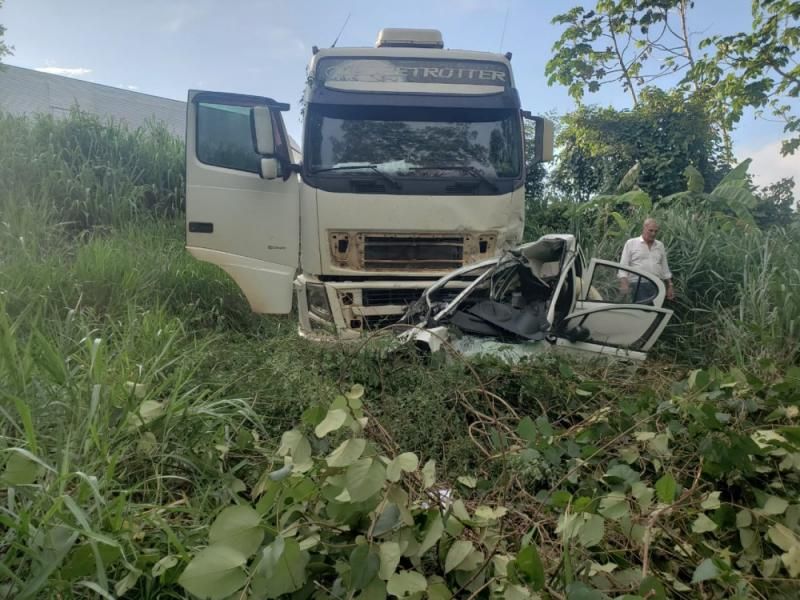 Mulher morre em grave acidente na BR-364 entre Jaru e Ariquemes Mulher morre em grave acidente na BR-364 entre Jaru e Ariquemes