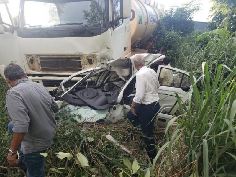 Mulher morre em grave acidente na BR-364 entre Jaru e Ariquemes Mulher morre em grave acidente na BR-364 entre Jaru e Ariquemes