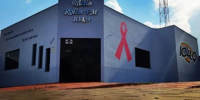 Rádio ROLIM FM, 104,9, preparada e personalizada para o Outubro Rosa 