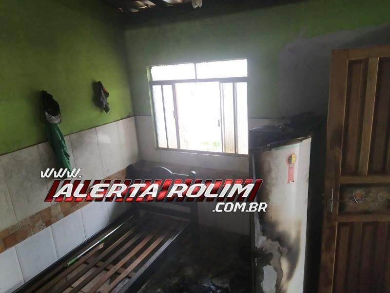 Rolim de Moura: Filho é preso após trancar pai idoso no quarto e incendiar casa; Vítima foi salva por vizinho Rolim de Moura: Filho é preso após trancar pai idoso no quarto e incendiar casa; Vítima foi salva por vizinho