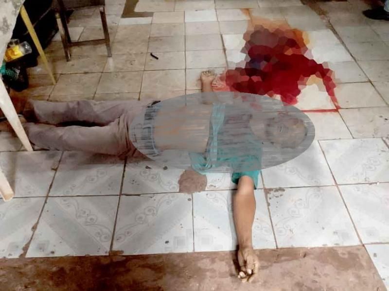Dois homens são assassinados a golpe de faca e pauladas em Cacoal Dois homens são assassinados a golpe de faca e pauladas em Cacoal