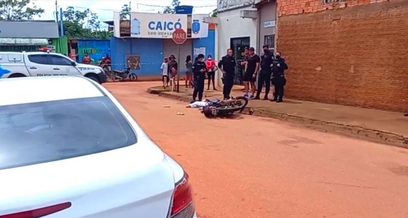Adolescente de 16 anos é baleado por policial à paisana após realizar vários assaltos em Porto Velho Adolescente de 16 anos é baleado por policial à paisana após realizar vários assaltos em Porto Velho