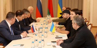 Rússia e Ucrânia se reúnem para discutir cessar-fogo